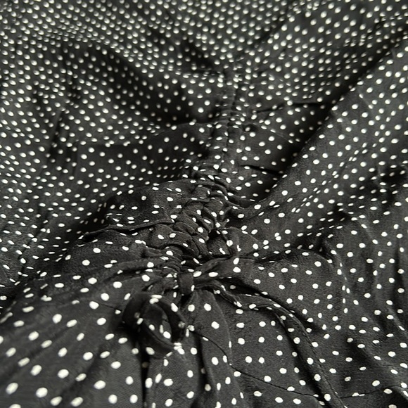 HM V-Neck Ruched Blouse - Picture 2 of 5